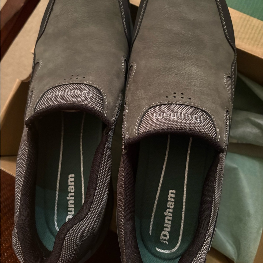 Dunham Men's Gray and Black Slip-On Boots